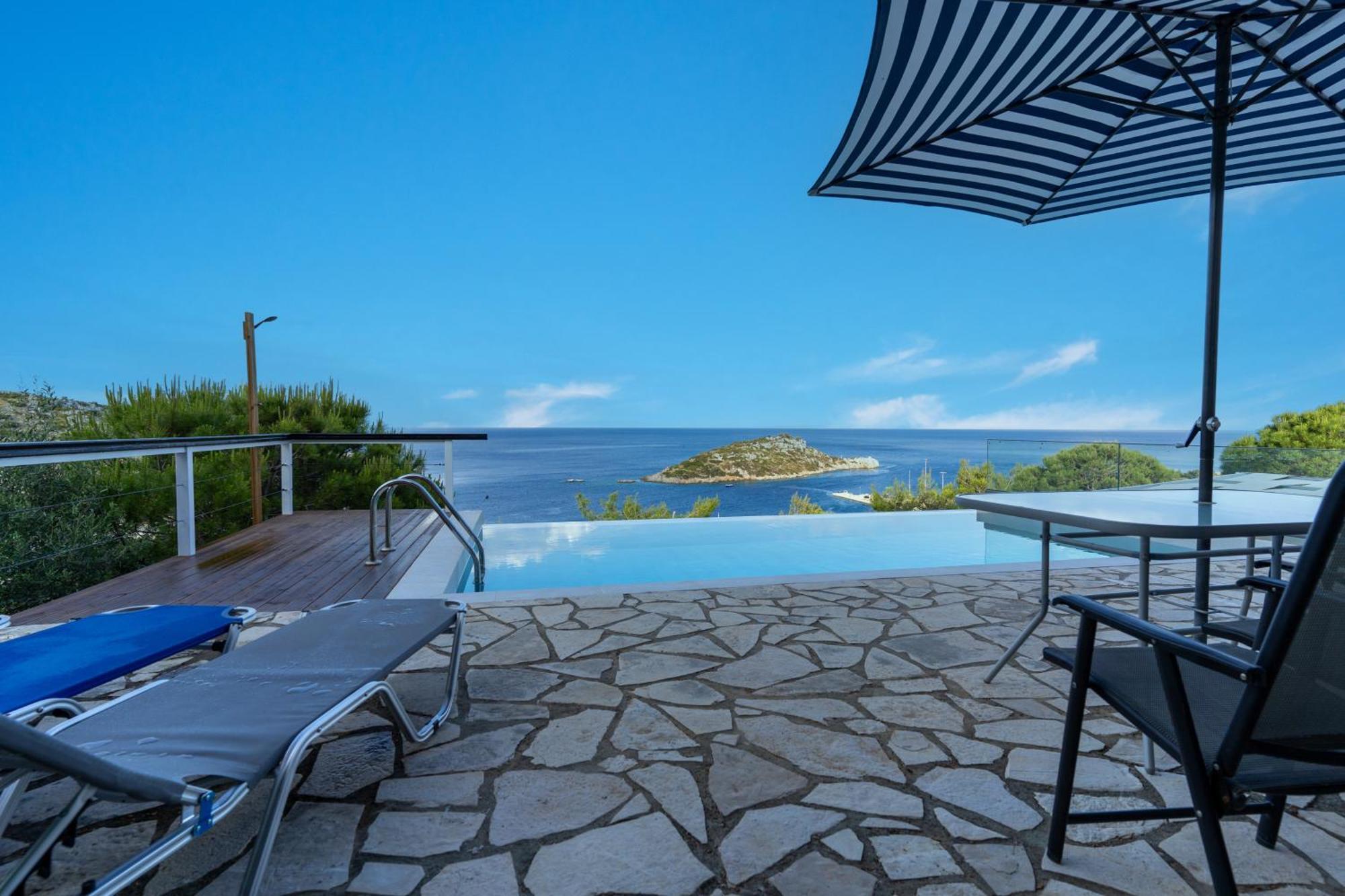 Coastal Paradise Found - Komis' Private Pool Retreat Agios Nikolaos  Ngoại thất bức ảnh