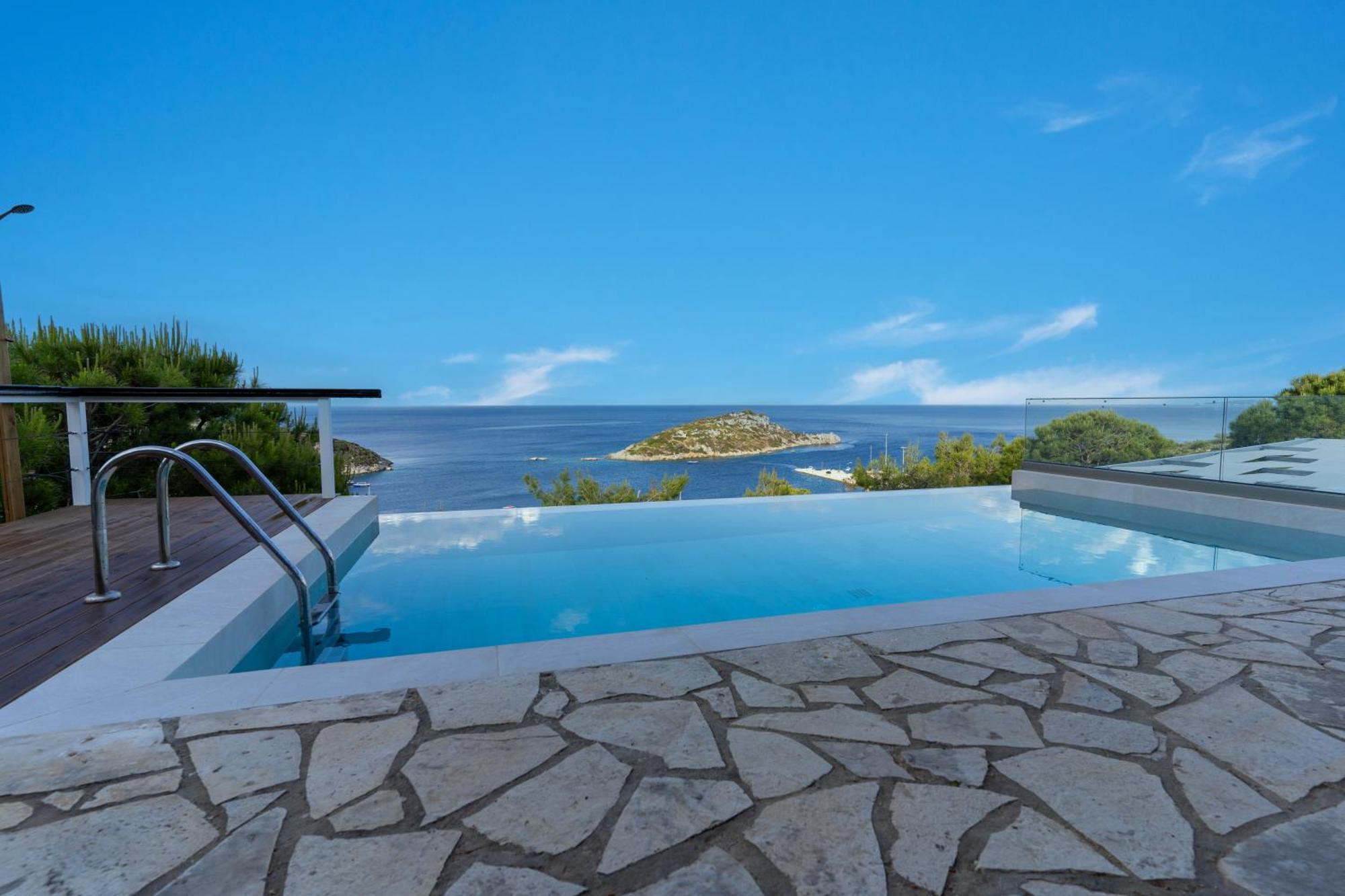 Coastal Paradise Found - Komis' Private Pool Retreat Agios Nikolaos  Ngoại thất bức ảnh